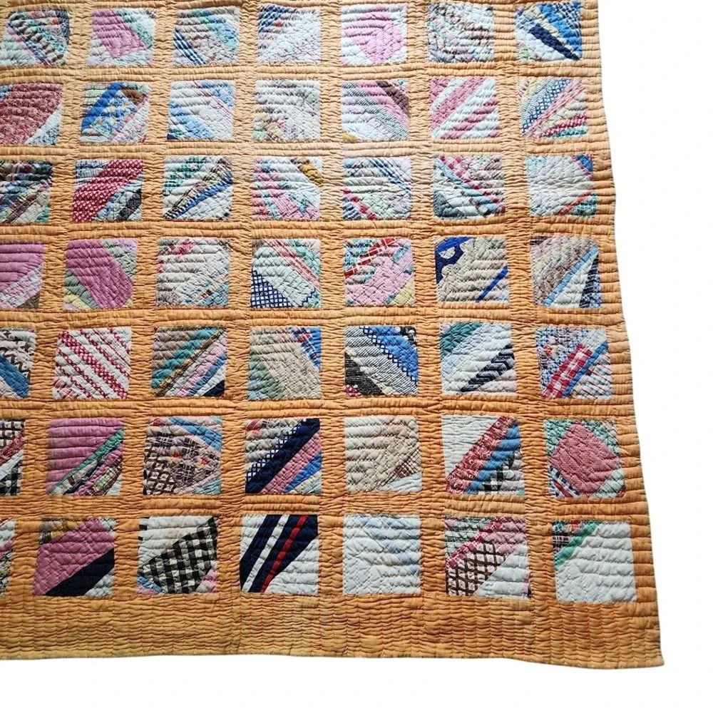 VINTAGE 1940s Handmade Feedsack Scrap Quilt Patchwork farmhouse decor 80x66‎